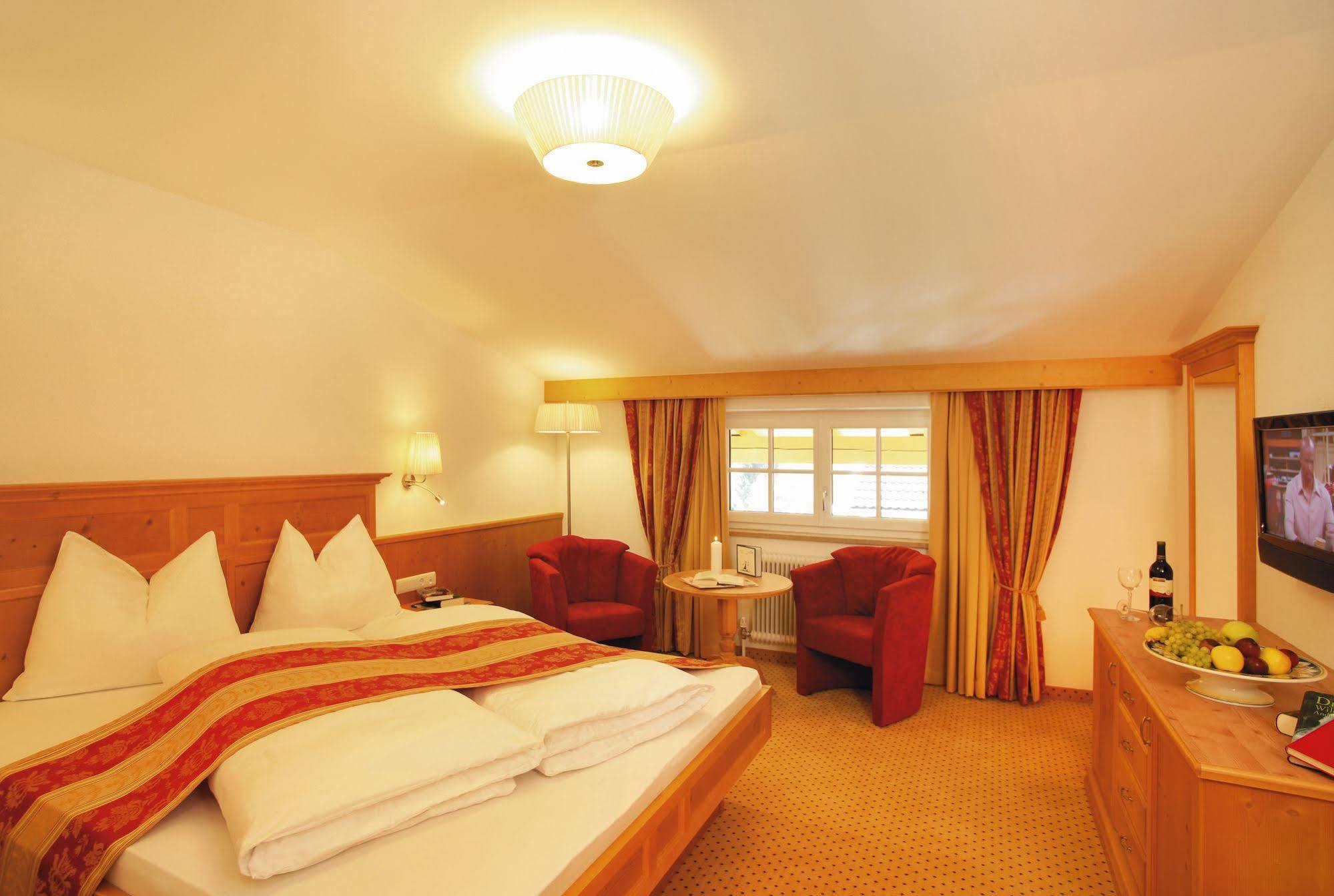 Alpenherz Garni Hotel 4*