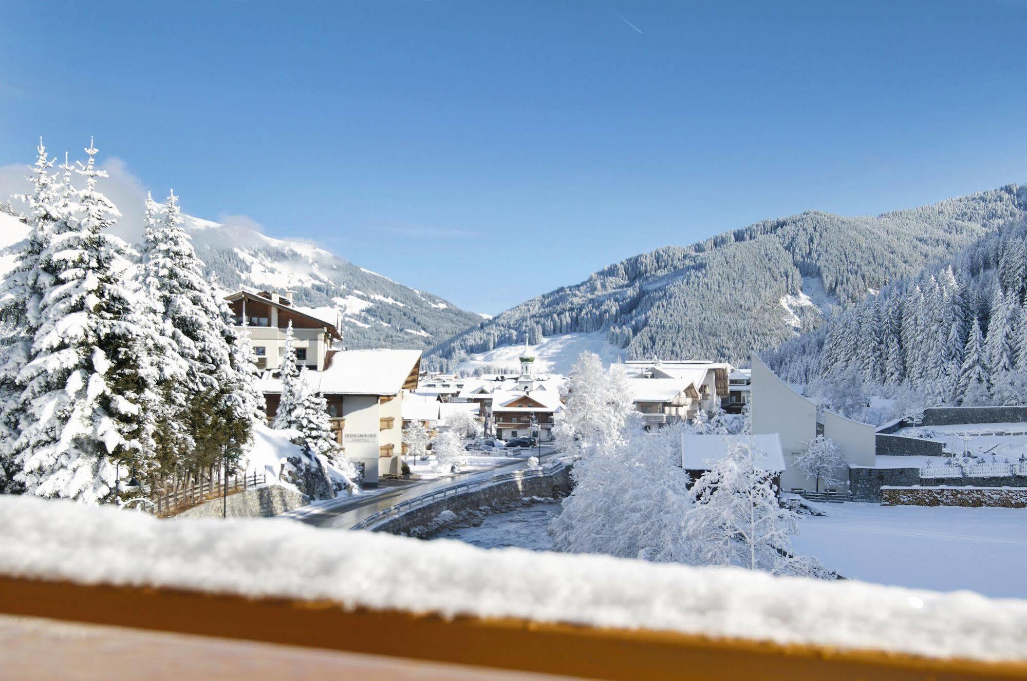 Alpenherz Garni Hotel 4*