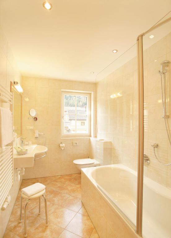 Hotel Alpenherz Garni 4*
