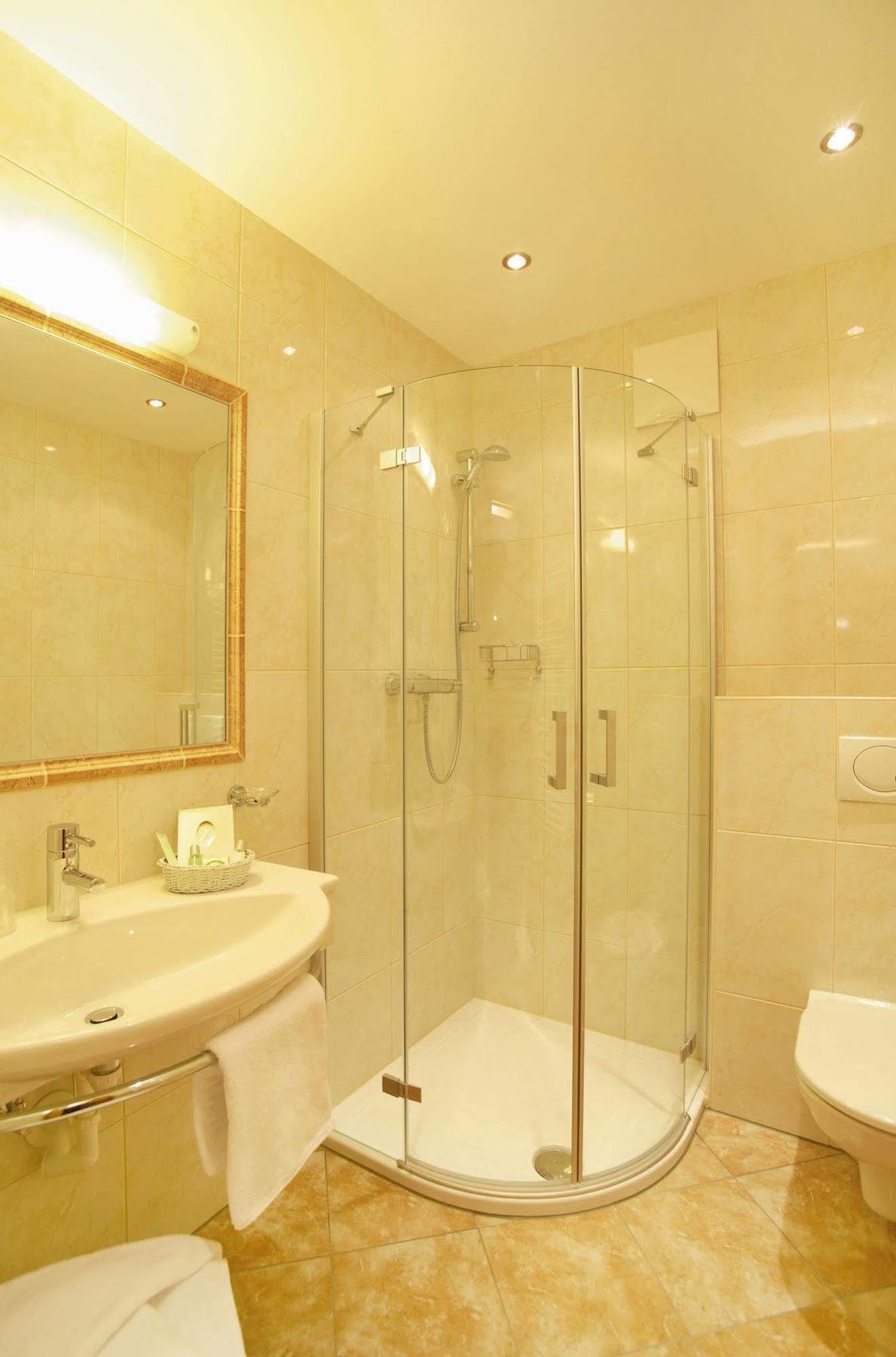 Alpenherz Garni Hotel 4*
